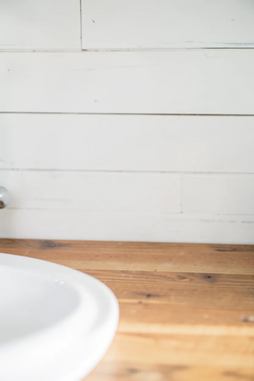 25 Coastal Farmhouse Kitchen Ideas for a Fresh, Breezy Look